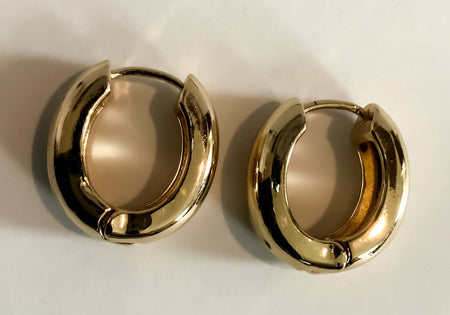 Gold Clamp Cuff Earringsprefect for every day or casual wear huggie typeGold Clamp Cuff Earringsprefect for every day or casual wear huggie type$7.45Melÿi’s Beauty