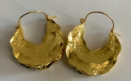 Gold RuffMake em all stop an stare! timeless classic lookGold RuffMake em all stop an stare! timeless classic look$8.00Melÿi’s Beauty