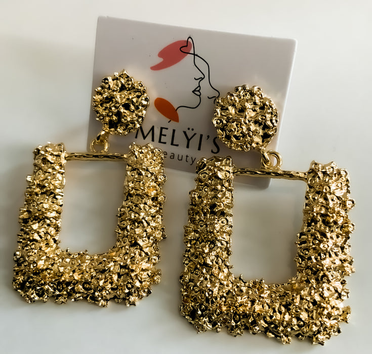 Mini Gold Clusters Earrings90s will never be out of styleMini Gold Clusters Earrings90s will never be out of style$7.65Melÿi’s Beauty