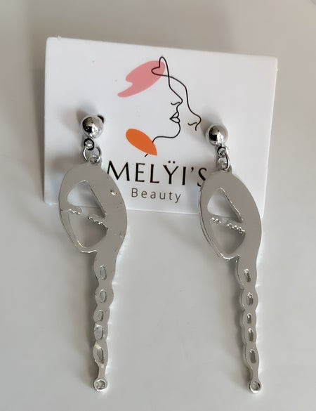 Side Braid EarringsAdd an elegant finishing touch to any outfit with these beautiful Side Braid Earrings. Made from solid silver or gold, they feature detailed side braid designs for a unique look. Perfect for adding a little sparkle to your everyday. sil