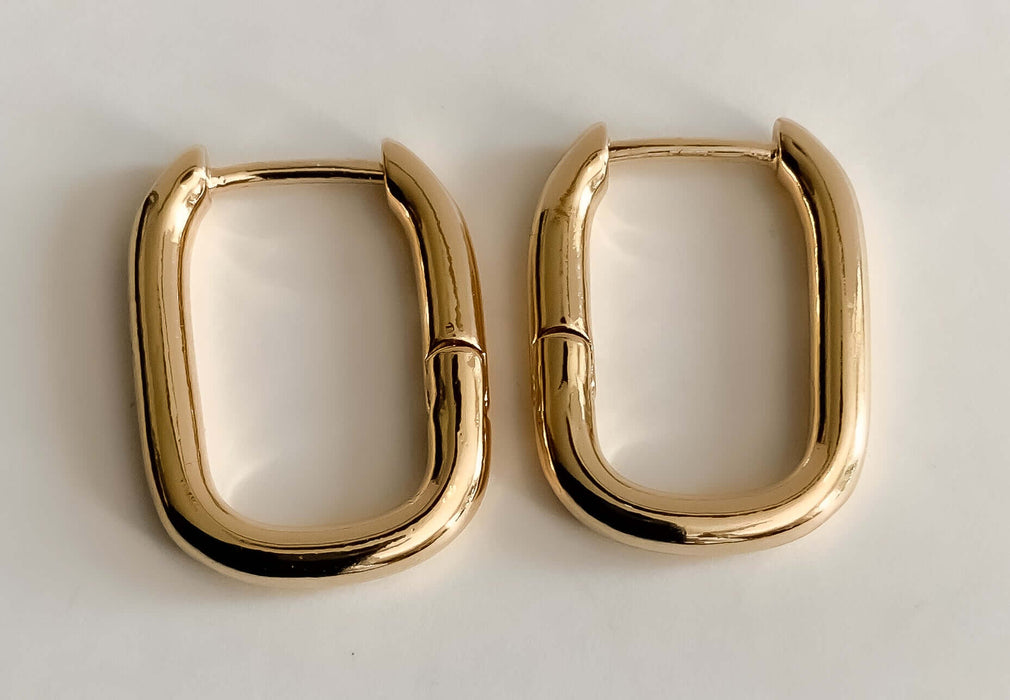 Gold Oval Rectangle Earrings﻿Size: 25mmGold Oval Rectangle Earrings﻿Size: 25mm$6.35Melÿi’s Beauty
