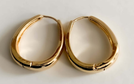 Gold Circle HuggiesSize: 30mmGold Circle HuggiesSize: 30mm$7.35Melÿi’s Beauty